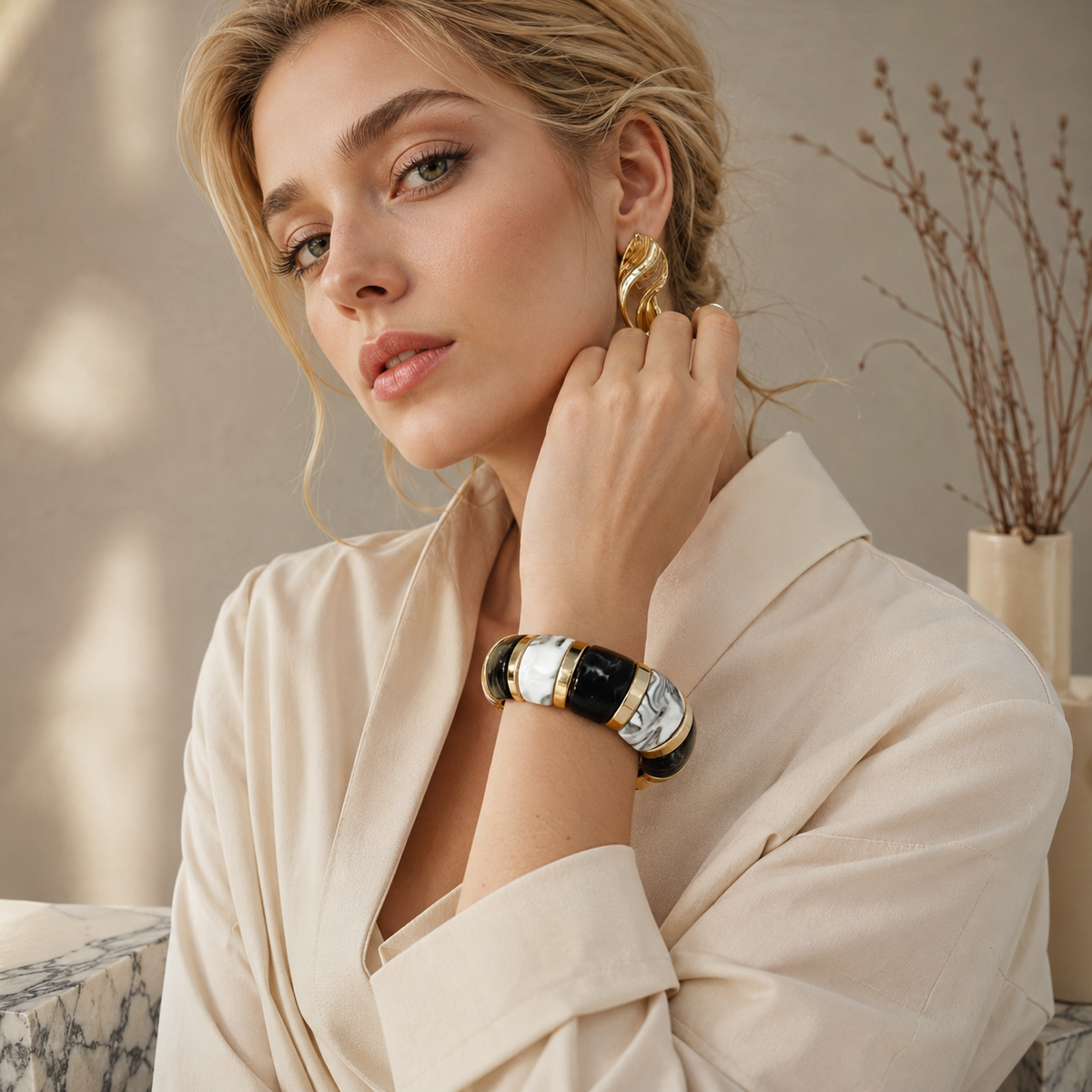 Udroze BlackWhite chunky resin stretch bangle bracelet - model wearing the bracelet