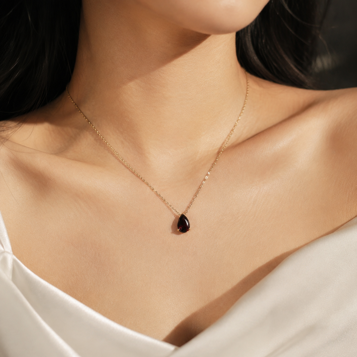 UDROZE January Burgundy teardrop birthstone necklace - pendant detail